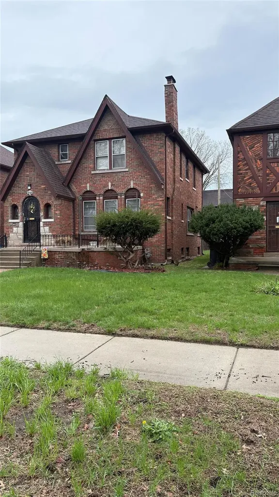 8735 Marygrove Drive Detroit City MI 48221