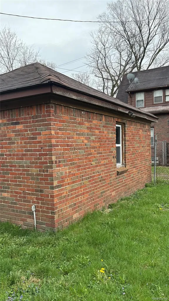 8735 Marygrove Drive Detroit City MI 48221