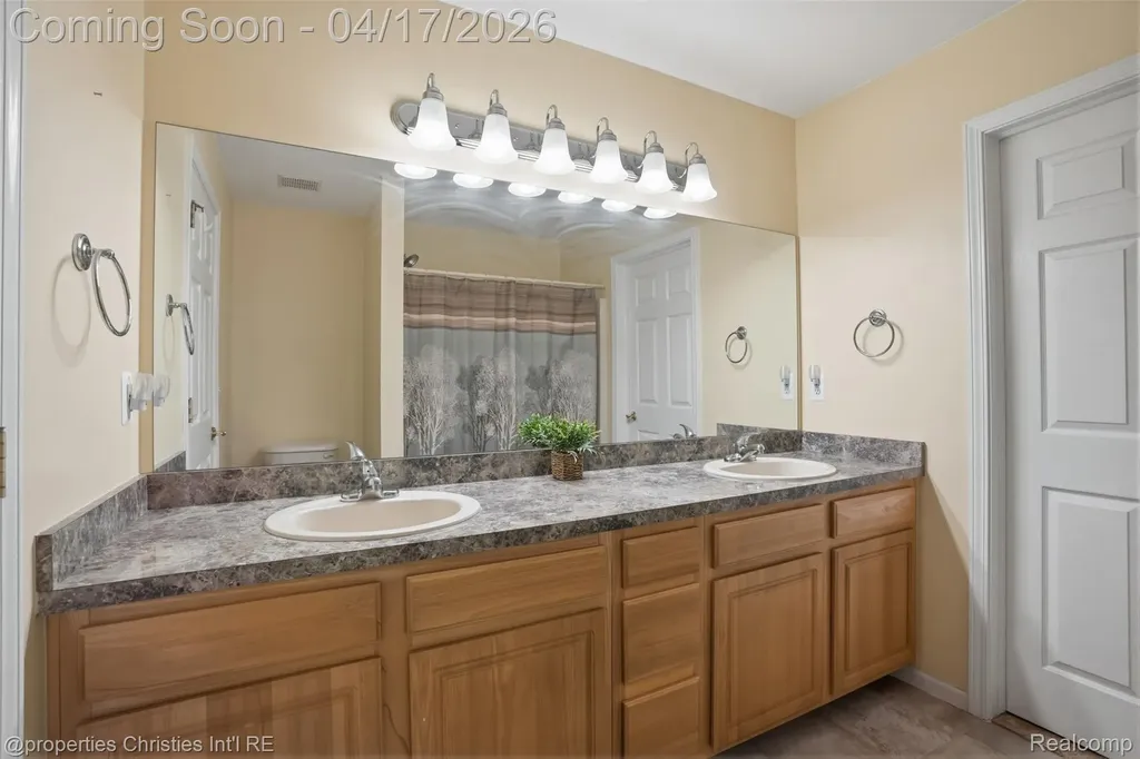 30674 Ardmore Court Novi City MI 48377