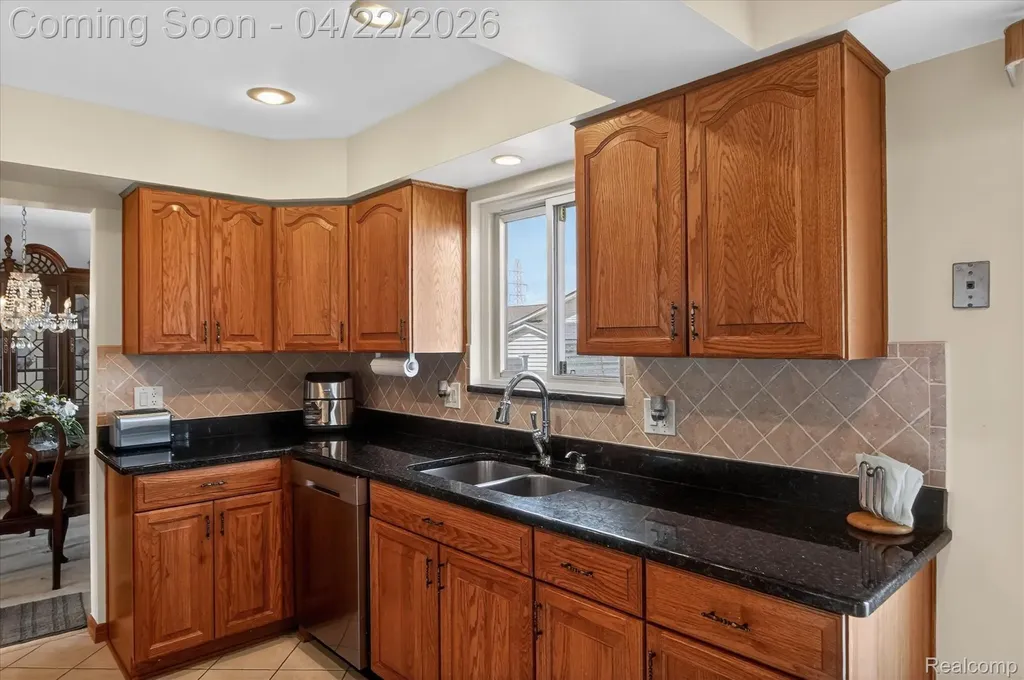 44226 Harsdale Drive Canton Charter Township MI 48187