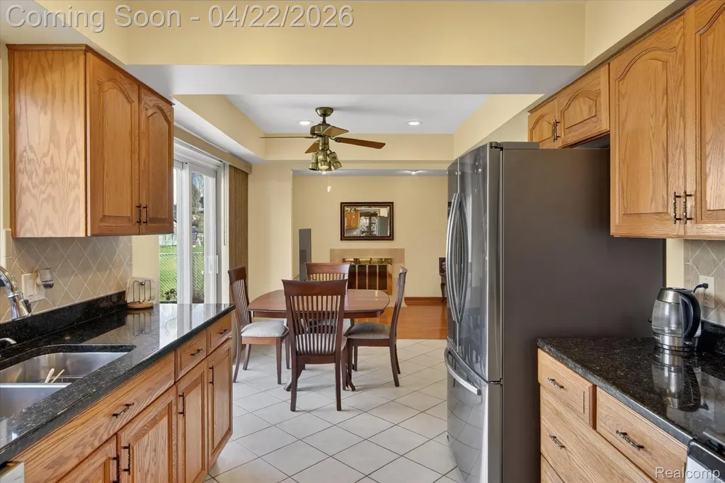 44226 Harsdale Drive Canton Charter Township MI 48187