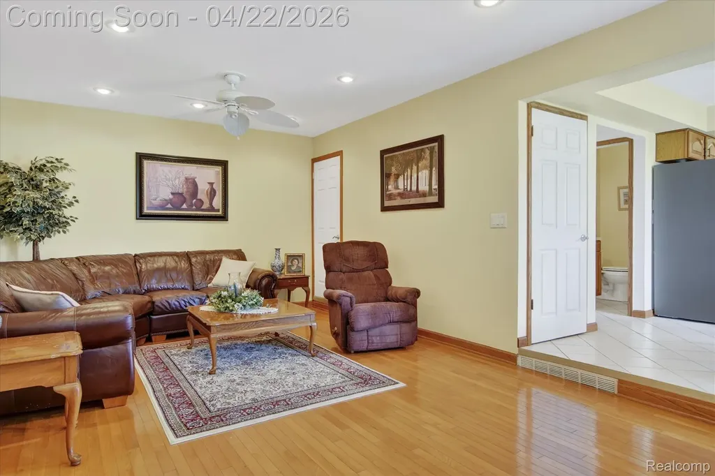 44226 Harsdale Drive Canton Charter Township MI 48187