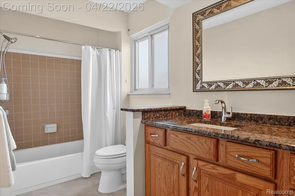 44226 Harsdale Drive Canton Charter Township MI 48187