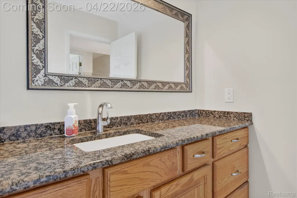 44226 Harsdale Drive Canton Charter Township MI 48187