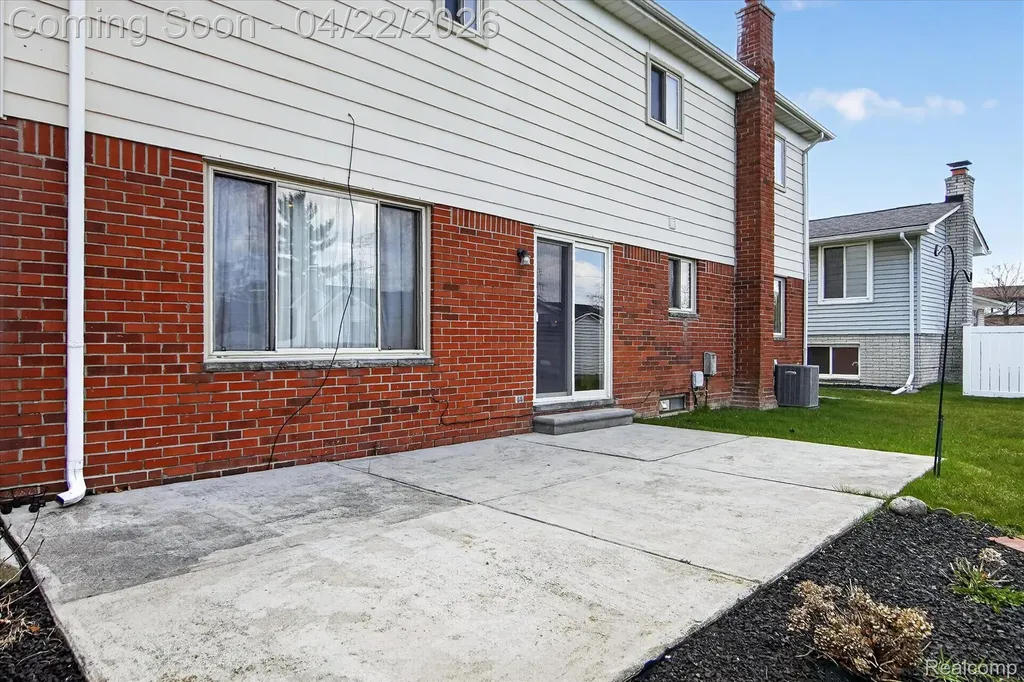 44226 Harsdale Drive Canton Charter Township MI 48187