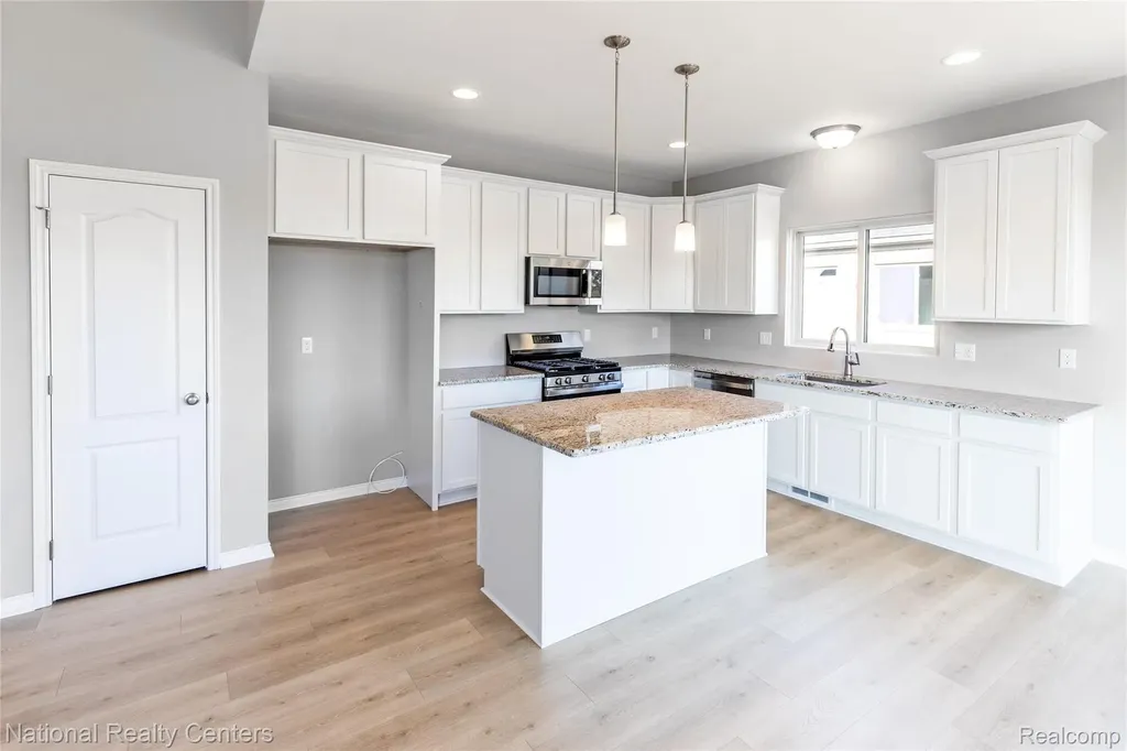 53240 Woodland Meadows Chesterfield Township MI 48047
