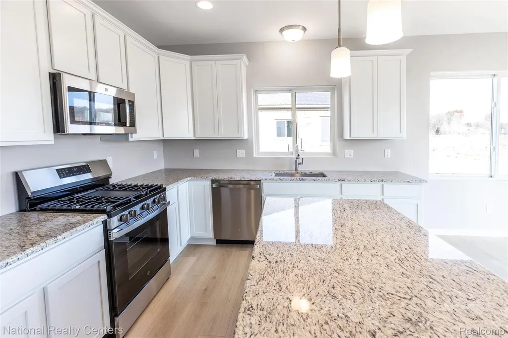 53240 Woodland Meadows Chesterfield Township MI 48047