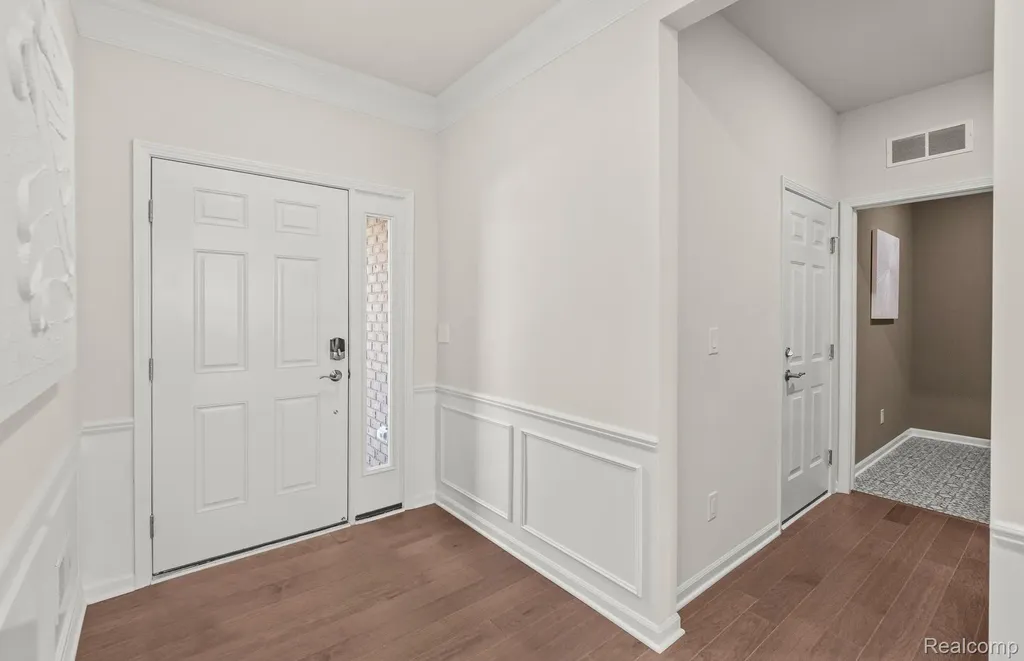 42823 Arbor Drive Clinton Charter Township MI 48038