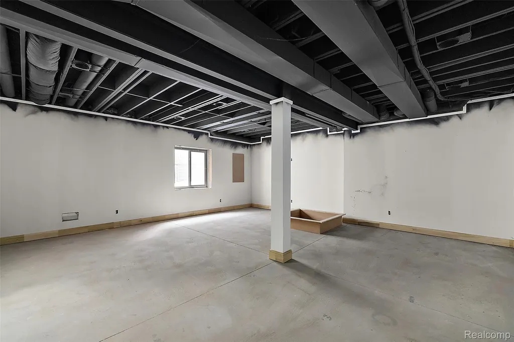 1368 Bennaville Avenue Birmingham City MI 48009