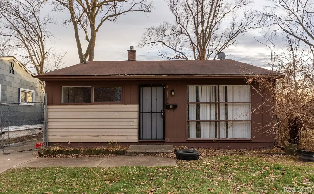 26051 Lehigh Street Inkster City MI 48141