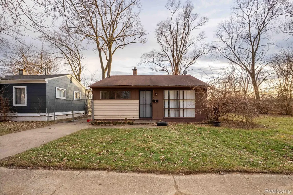 26051 Lehigh Street Inkster City MI 48141