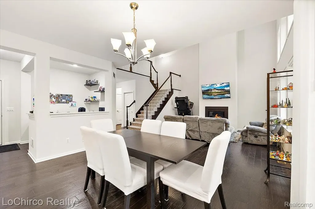 43722 Bolingbrooke Lane Novi City MI 48377