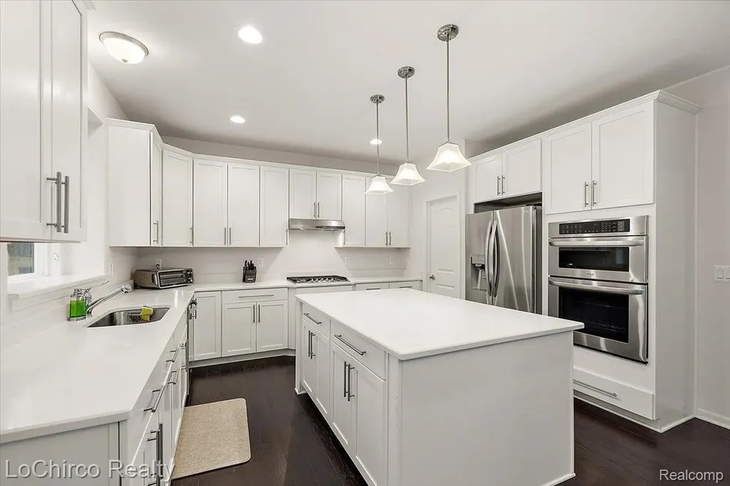 43722 Bolingbrooke Lane Novi City MI 48377