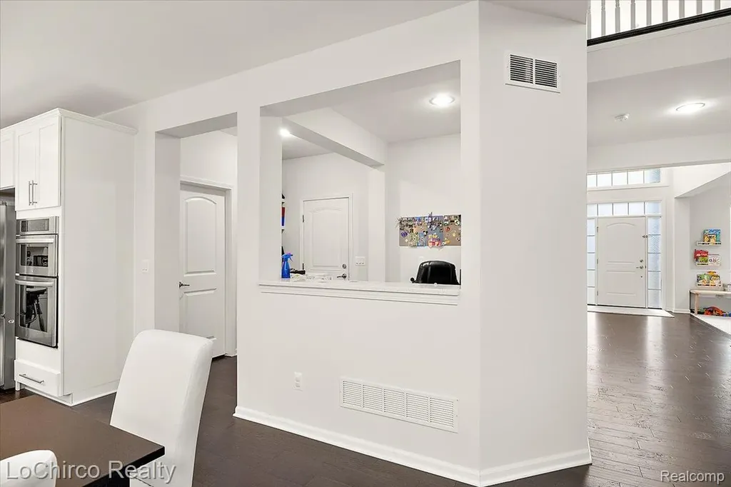 43722 Bolingbrooke Lane Novi City MI 48377