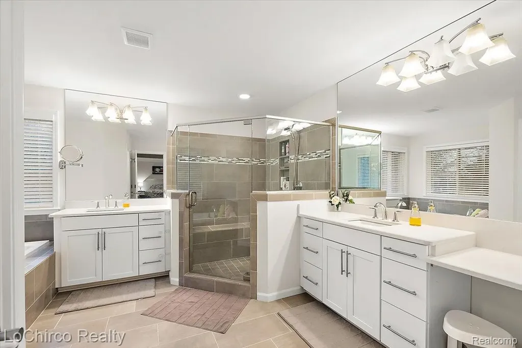 43722 Bolingbrooke Lane Novi City MI 48377