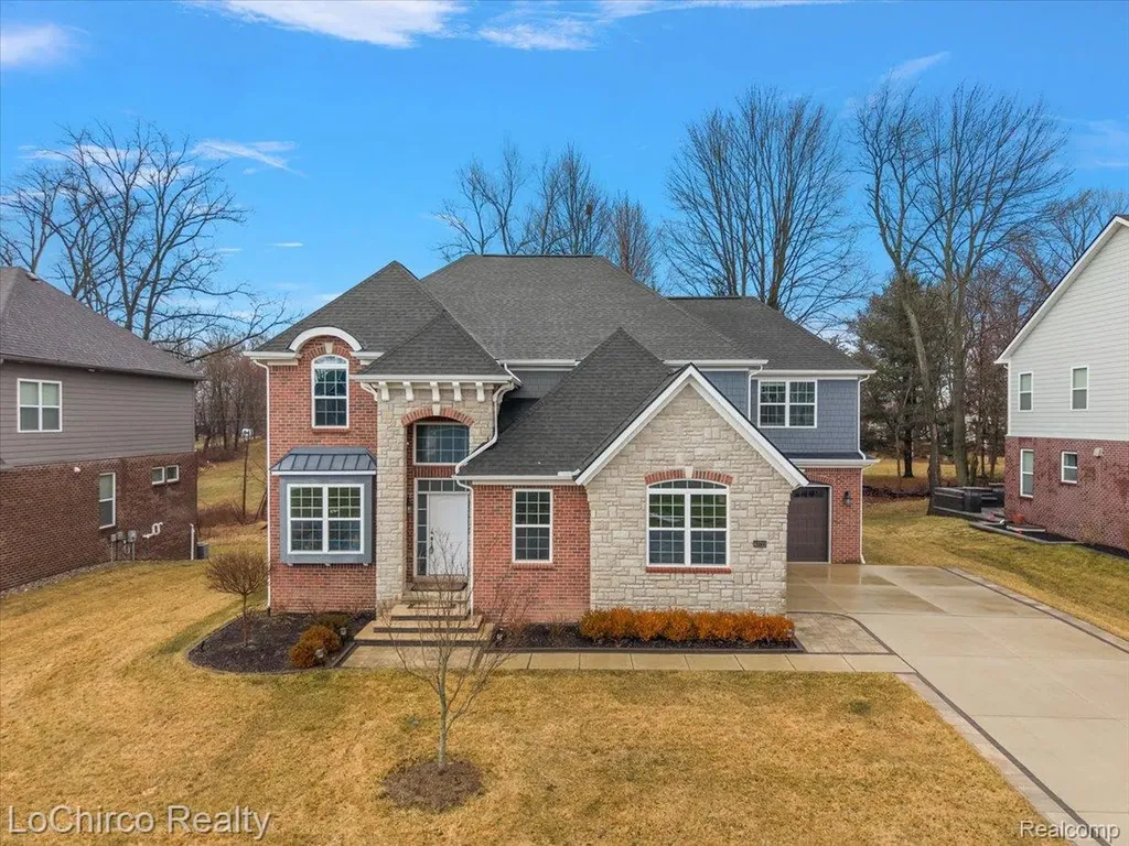 43722 Bolingbrooke Lane Novi City MI 48377