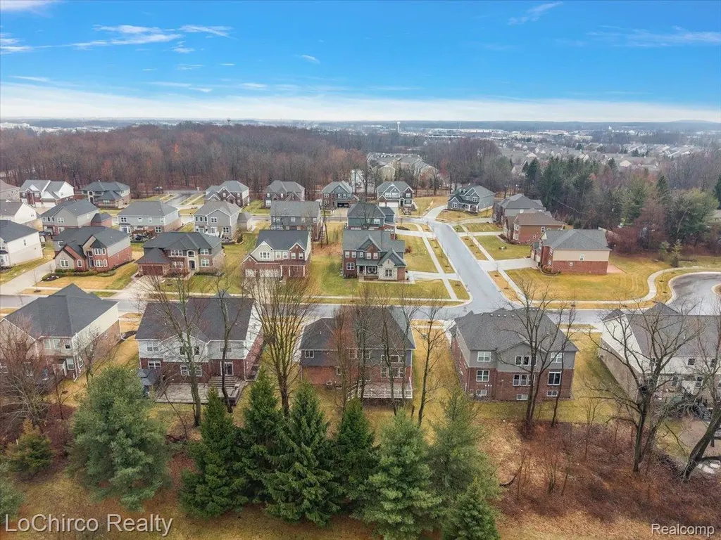 43722 Bolingbrooke Lane Novi City MI 48377