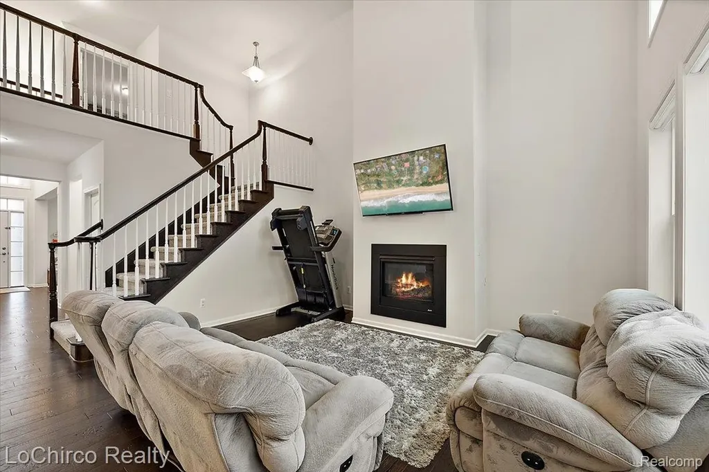 43722 Bolingbrooke Lane Novi City MI 48377
