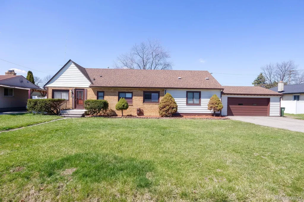 13750 Flanders Street Southgate City MI 48195