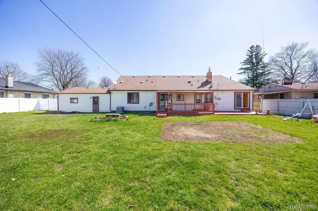 13750 Flanders Street Southgate City MI 48195