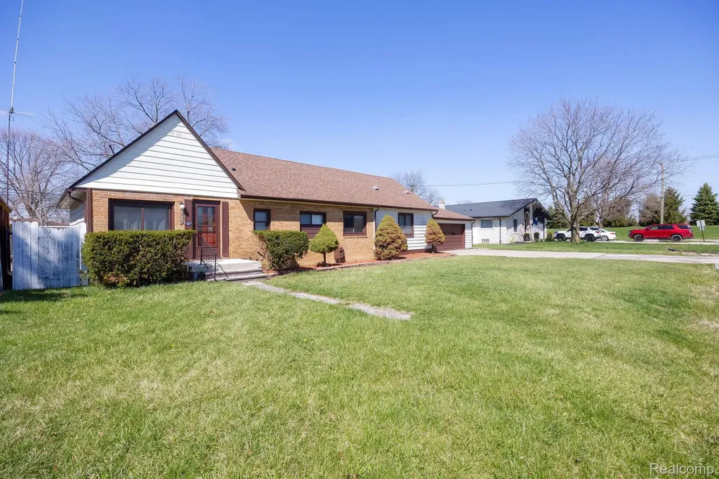 13750 Flanders Street Southgate City MI 48195