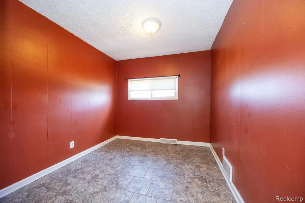 13750 Flanders Street Southgate City MI 48195