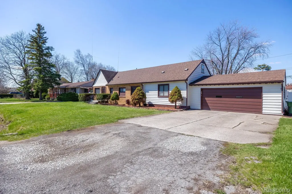 13750 Flanders Street Southgate City MI 48195