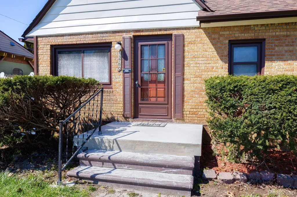 13750 Flanders Street Southgate City MI 48195