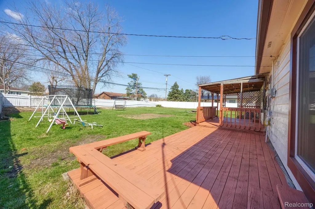 13750 Flanders Street Southgate City MI 48195