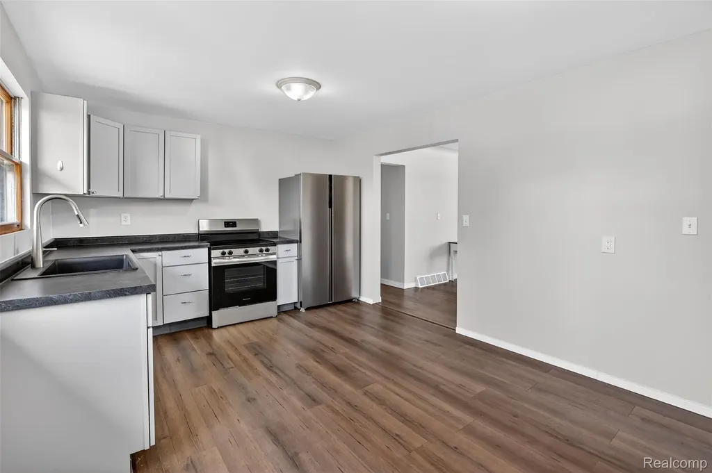 2300 S Lincoln Bay City City MI 48708