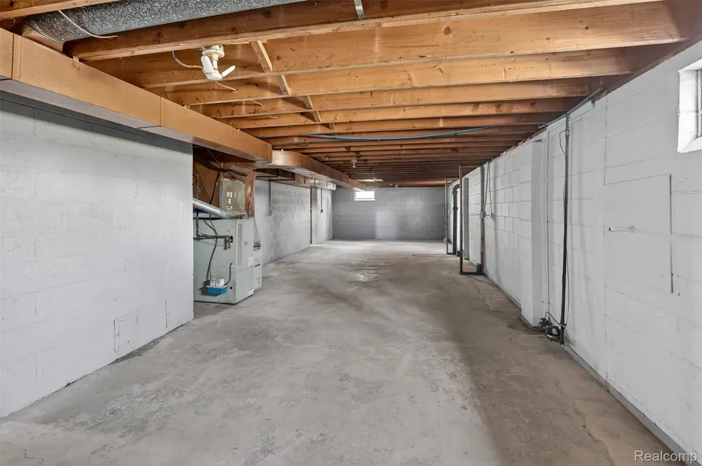 2300 S Lincoln Bay City City MI 48708