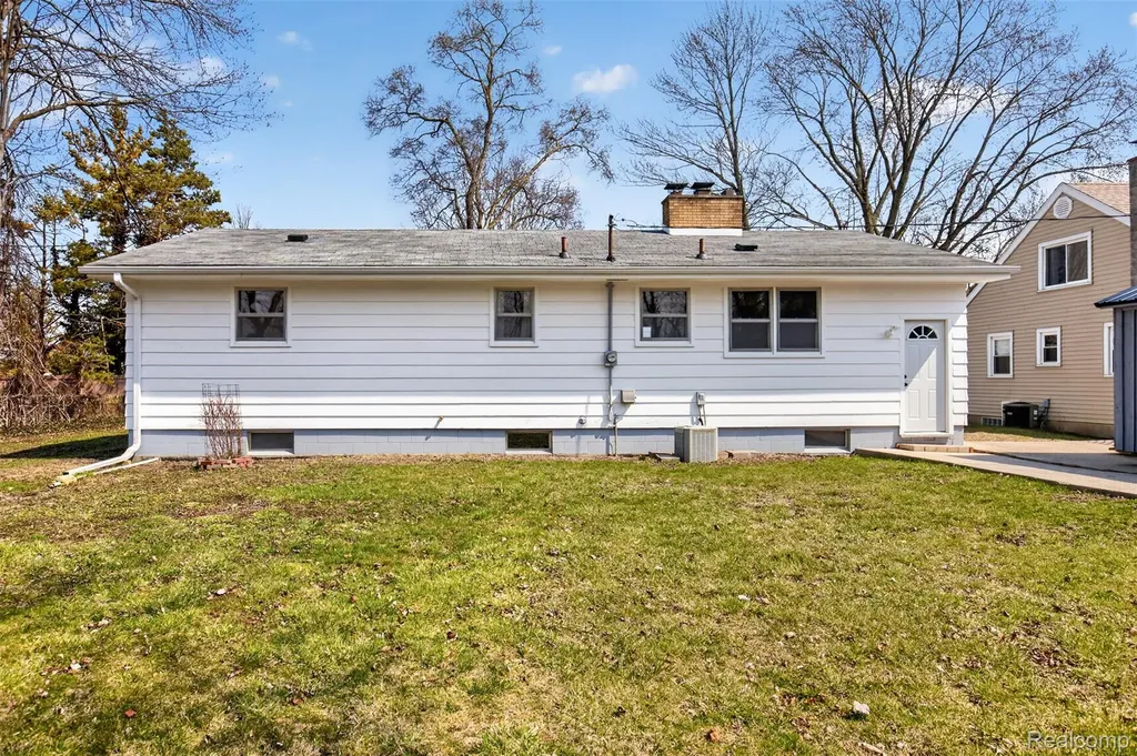 2300 S Lincoln Bay City City MI 48708