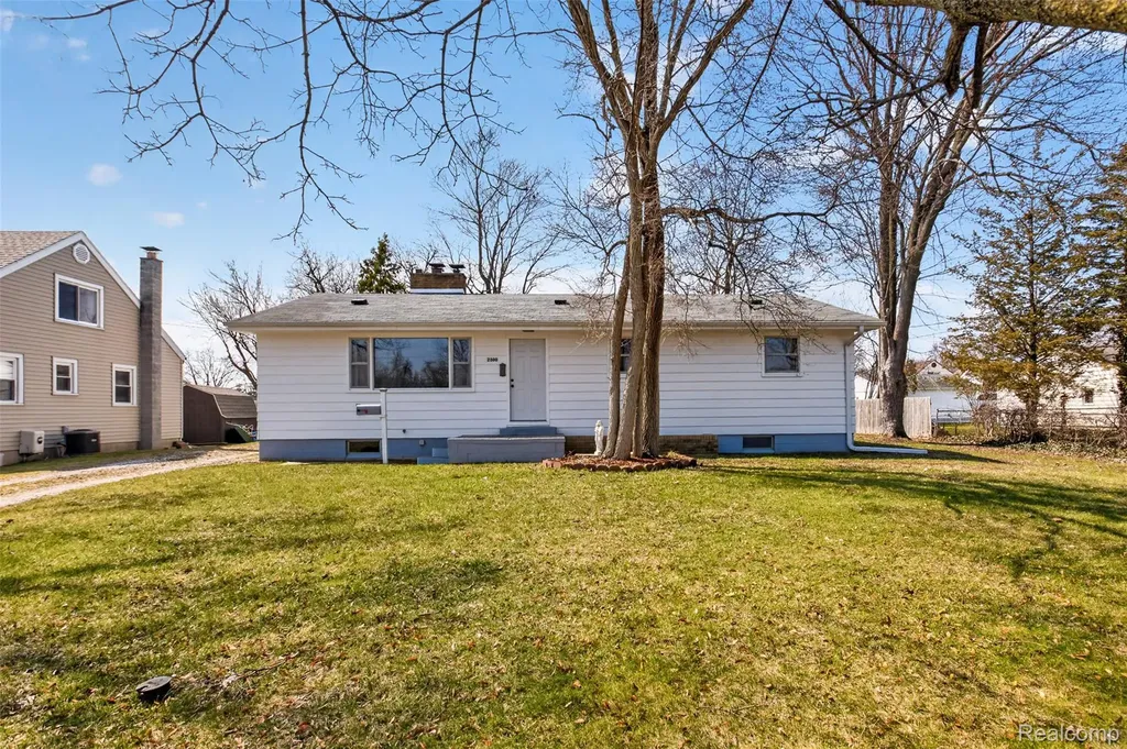 2300 S Lincoln Bay City City MI 48708