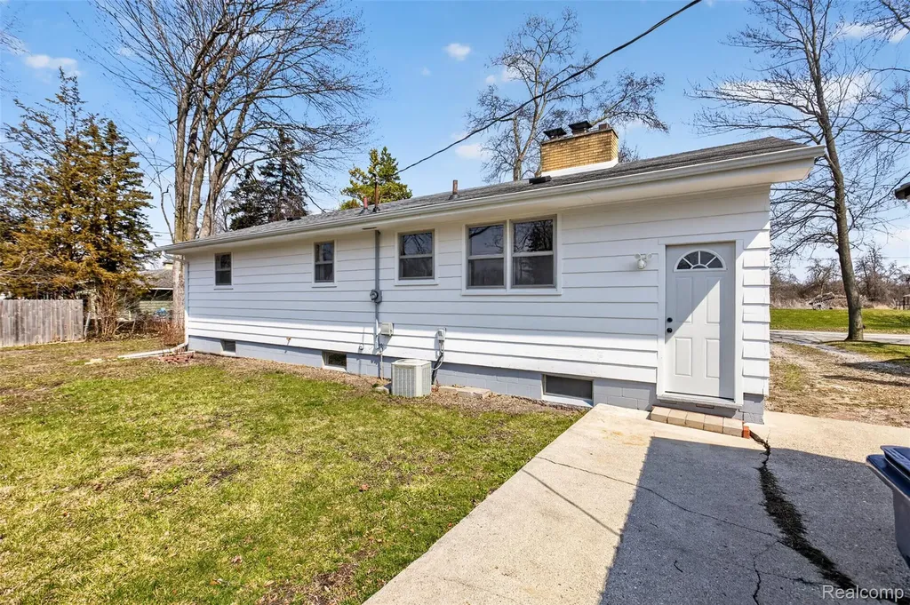 2300 S Lincoln Bay City City MI 48708