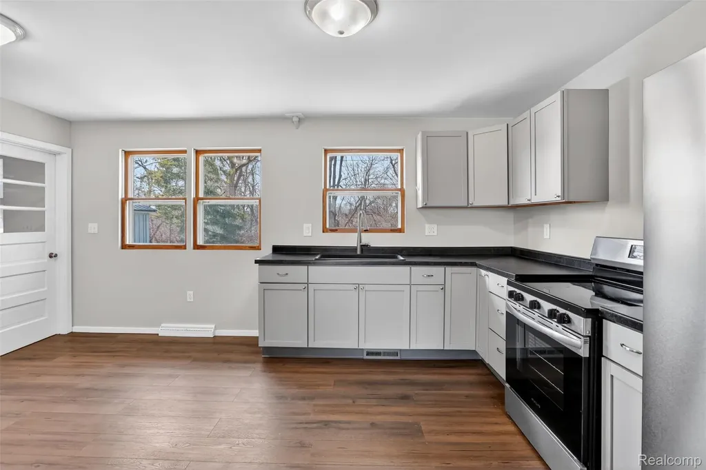 2300 S Lincoln Bay City City MI 48708