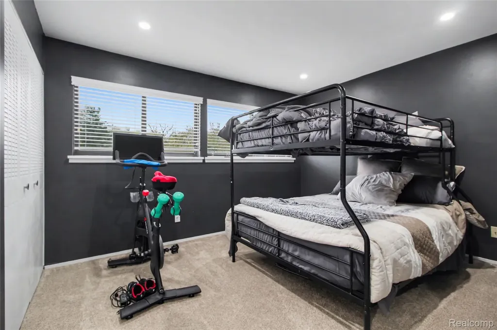 798 Peninsula Court Ann Arbor City MI 48105