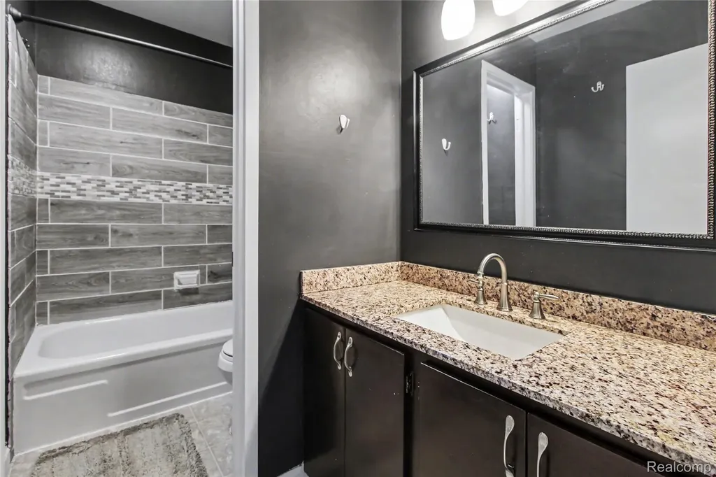798 Peninsula Court Ann Arbor City MI 48105