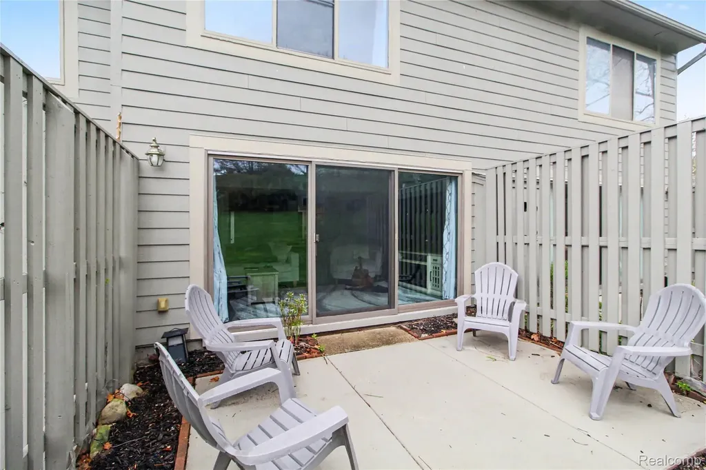798 Peninsula Court Ann Arbor City MI 48105
