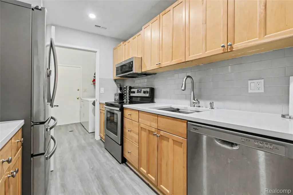 798 Peninsula Court Ann Arbor City MI 48105