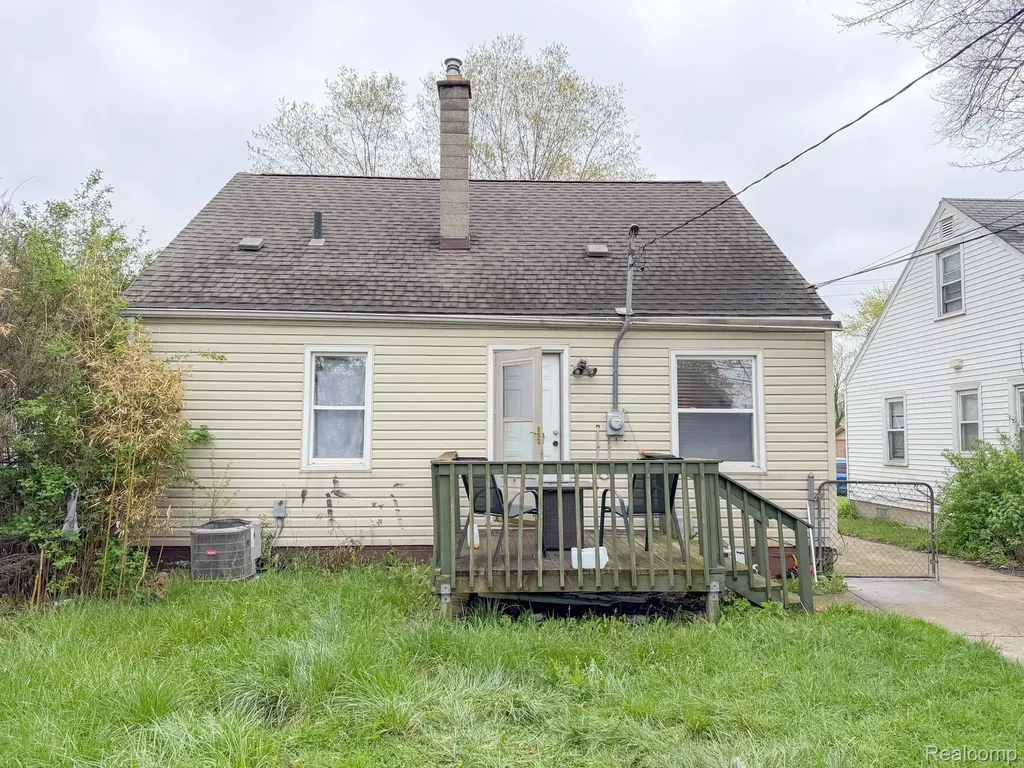 24811 Valley Avenue Eastpointe City MI 48021