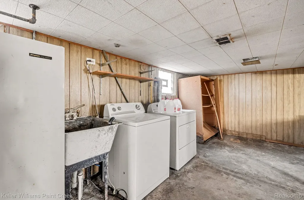26737 Brush Street Madison Heights City MI 48071