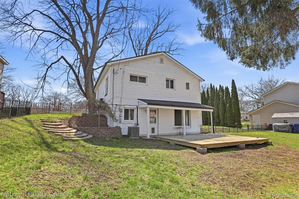 1284 Atkinson Avenue Bloomfield Charter Township MI 48302
