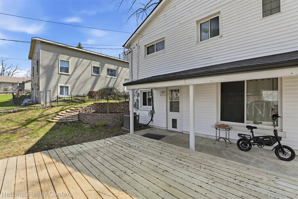 1284 Atkinson Avenue Bloomfield Charter Township MI 48302