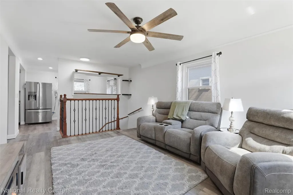 1284 Atkinson Avenue Bloomfield Charter Township MI 48302