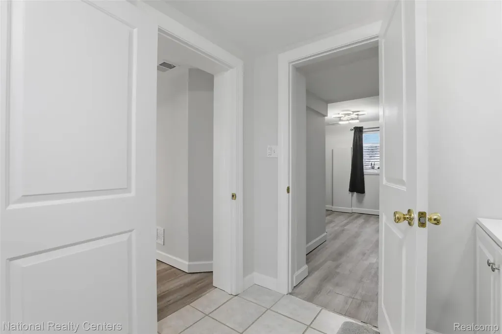 1284 Atkinson Avenue Bloomfield Charter Township MI 48302