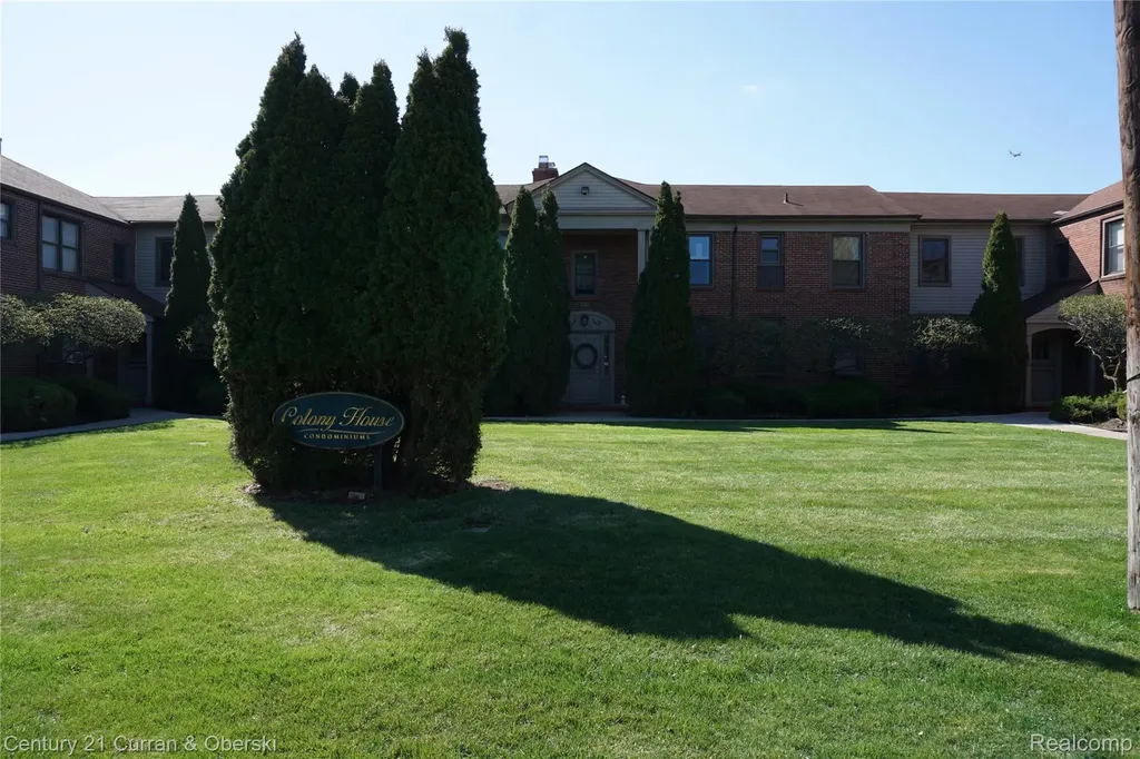 22673 Garrison Street Dearborn City MI 48124