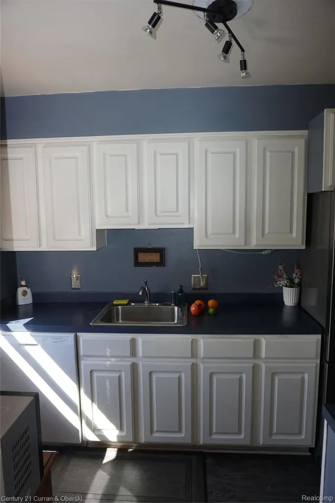 22673 Garrison Street Dearborn City MI 48124