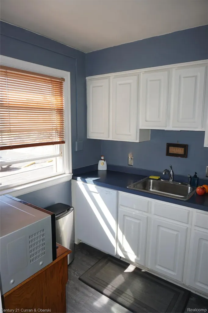 22673 Garrison Street Dearborn City MI 48124