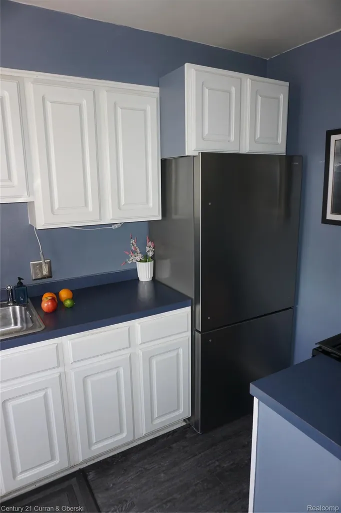 22673 Garrison Street Dearborn City MI 48124
