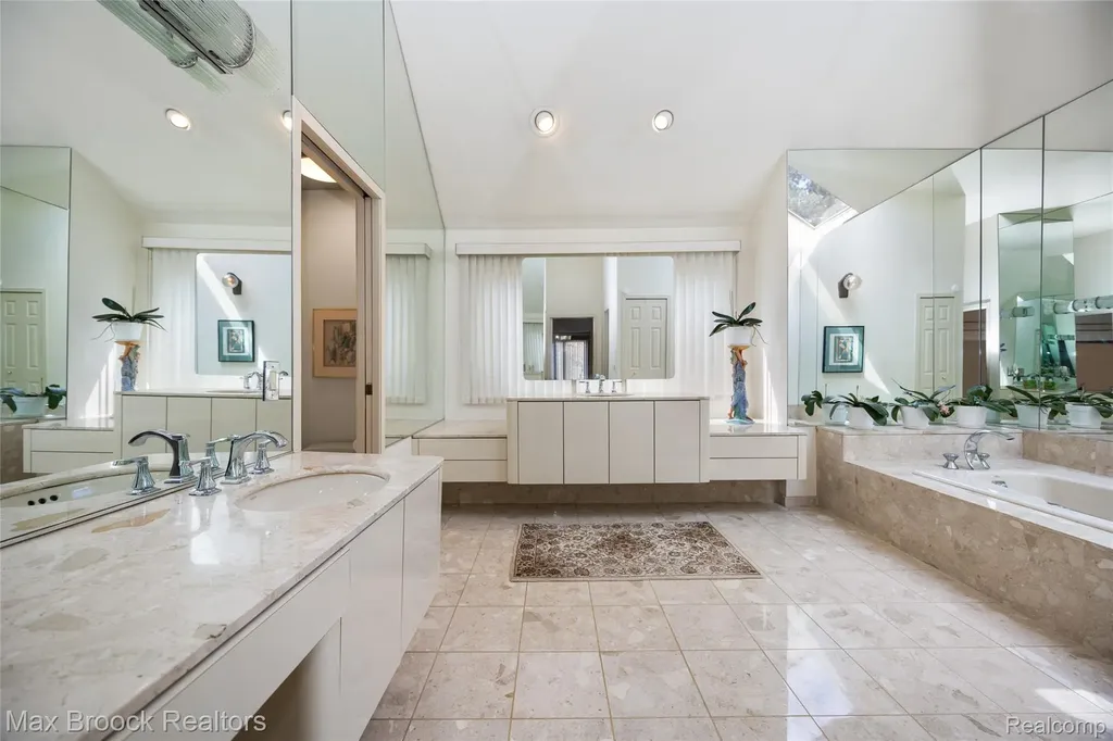 1603 Franklin Hills Drive Bloomfield Hills City MI 48302